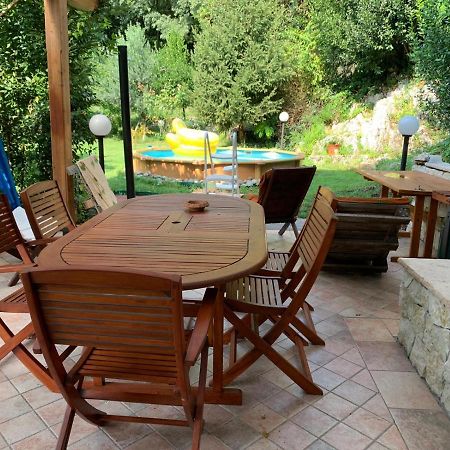 Appartamento con veranda, giardino e piscina Trento Esterno foto