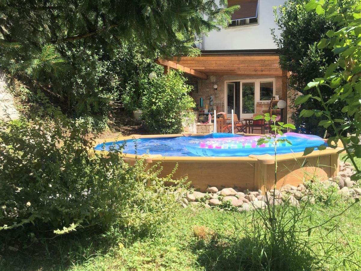 Appartamento con veranda, giardino e piscina Trento Esterno foto